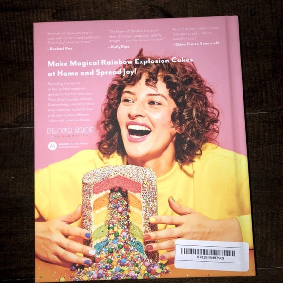 The Power of Sprinkles cake book

By Amirah Kassem 

Coffee table book - Picture 6 of 13